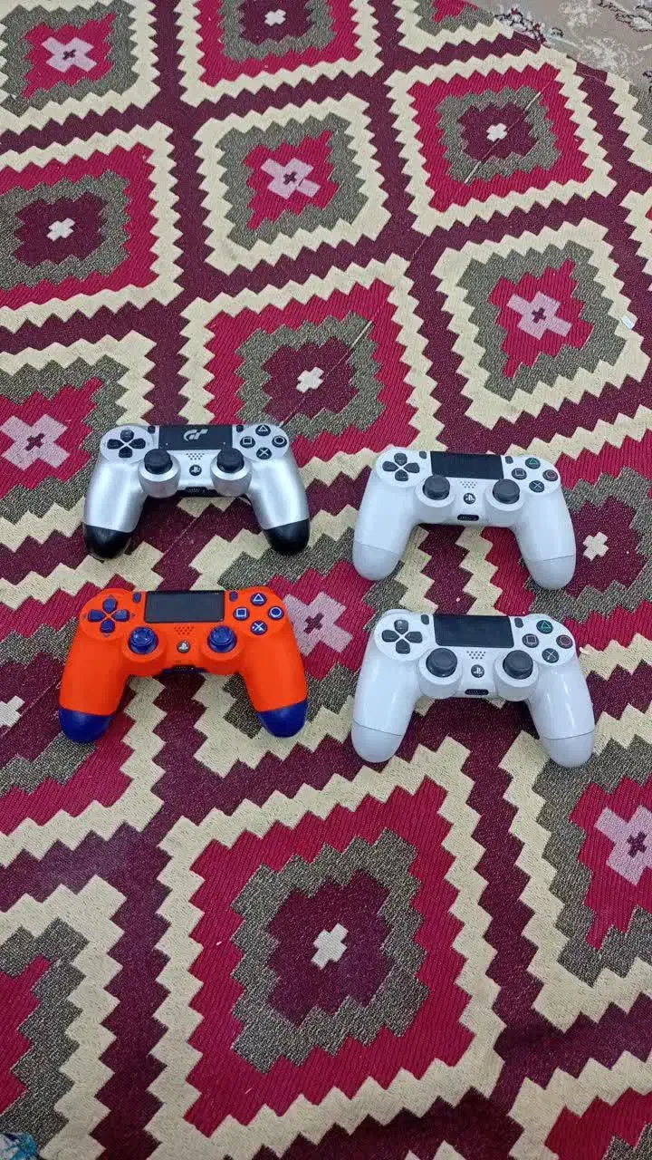 دسته اصلی ps4|کنسول، بازی ویدئویی و آنلاین|قم, شهرک مهدیه (مدرس)|دیوار