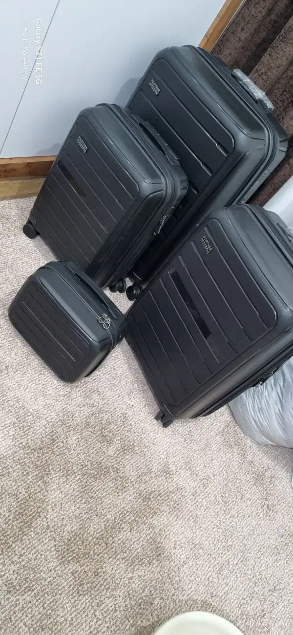 ست کامل چمدان نو|کیف، کفش، کمربند|طبس, |دیوار