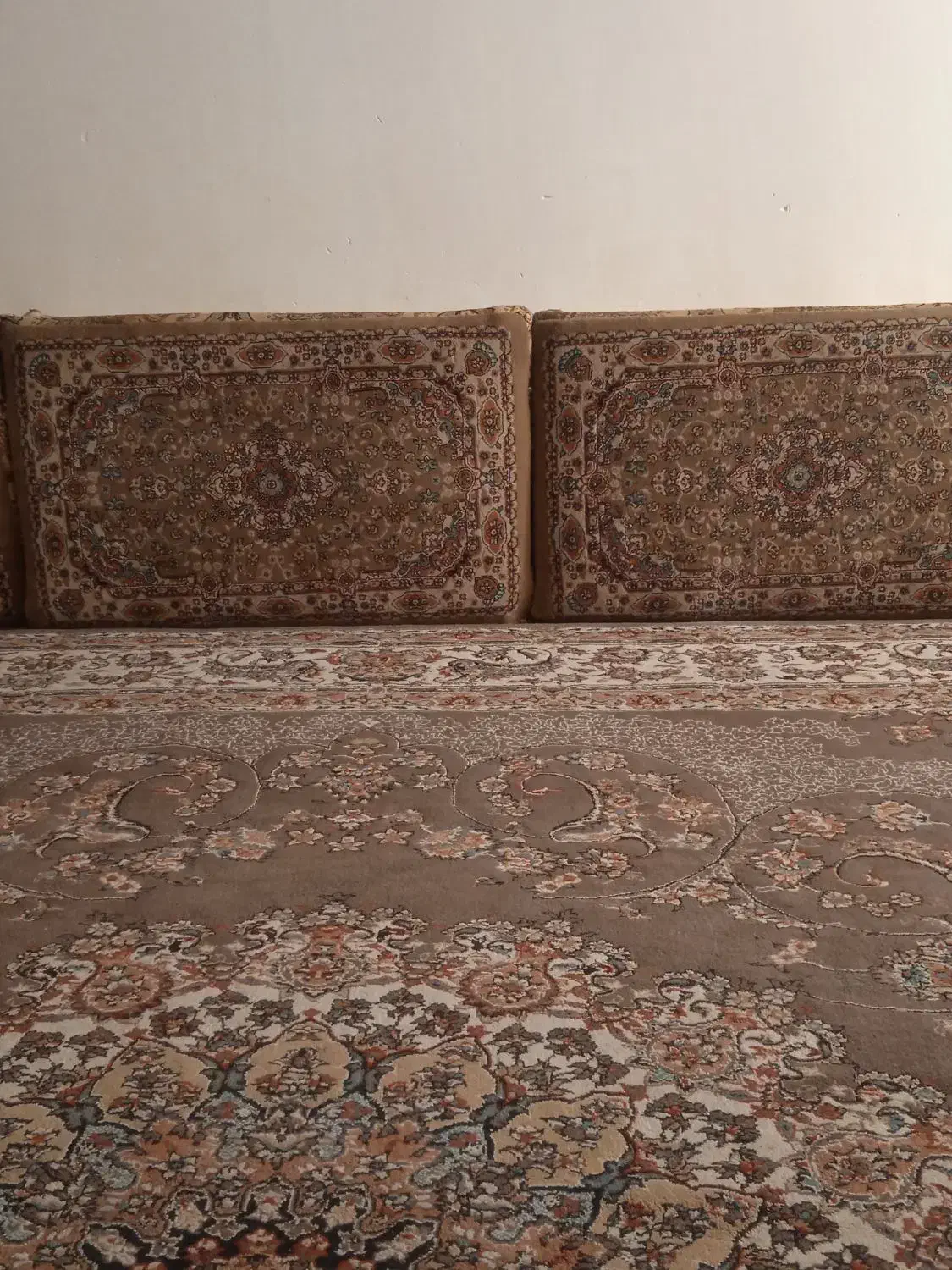 پشتی|پشتی|همدان, |دیوار