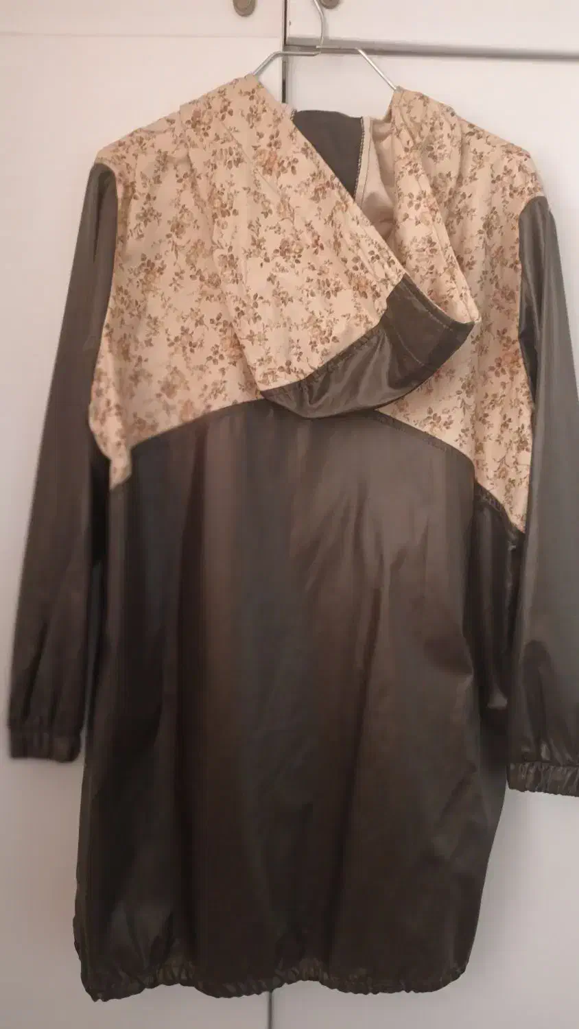 پالتو های فری سایزنو استفاده اصلا نشده مناسب کادو|لباس|پیشوا, |دیوار