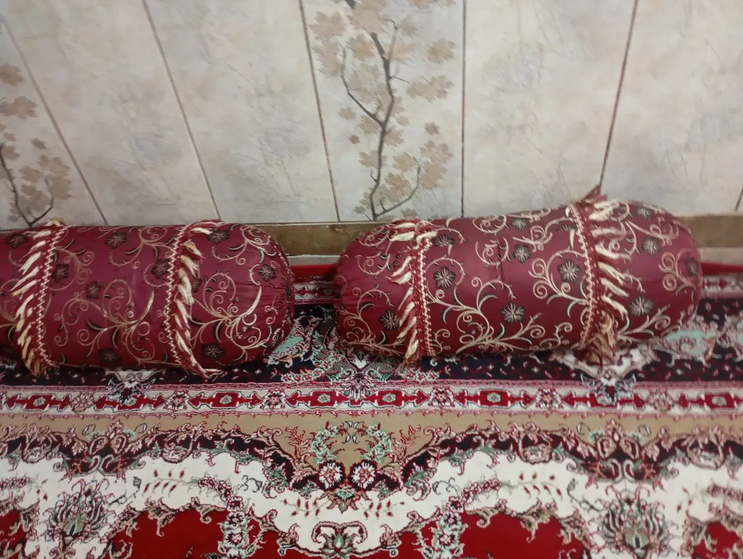 بالشت و پشتی|پشتی|سراوان, |دیوار