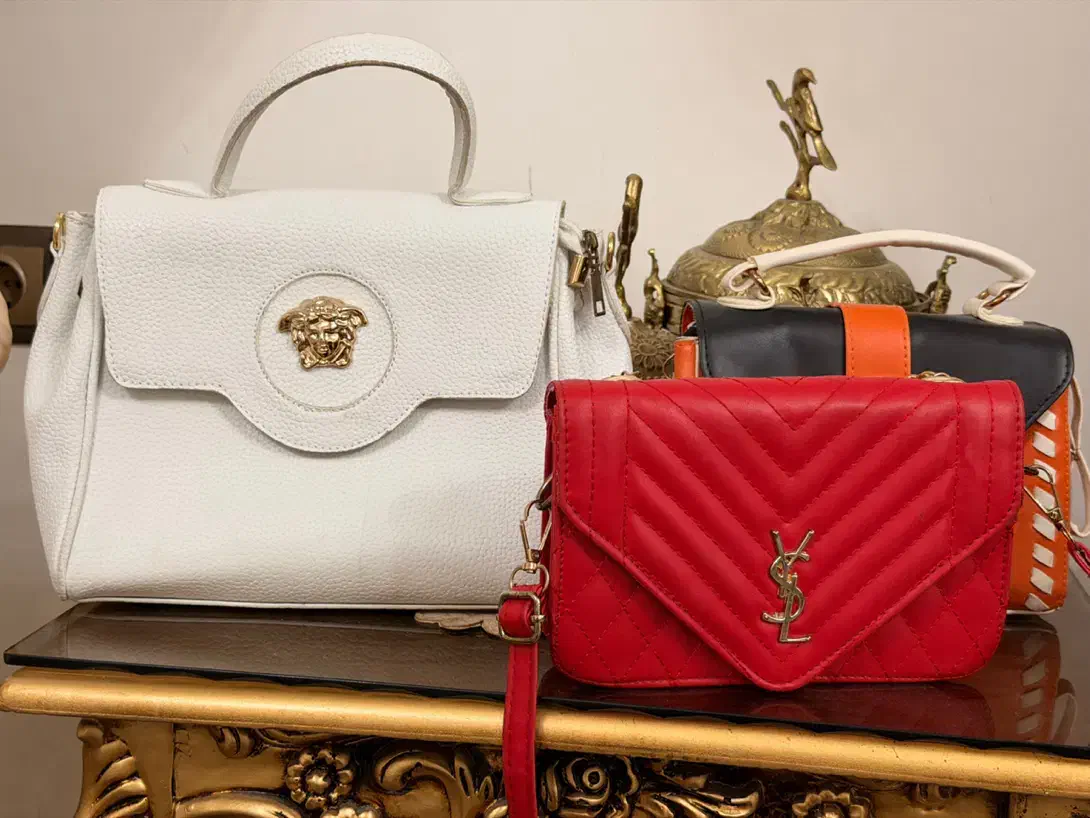 کیف|کیف، کفش، کمربند|سلماس, |دیوار