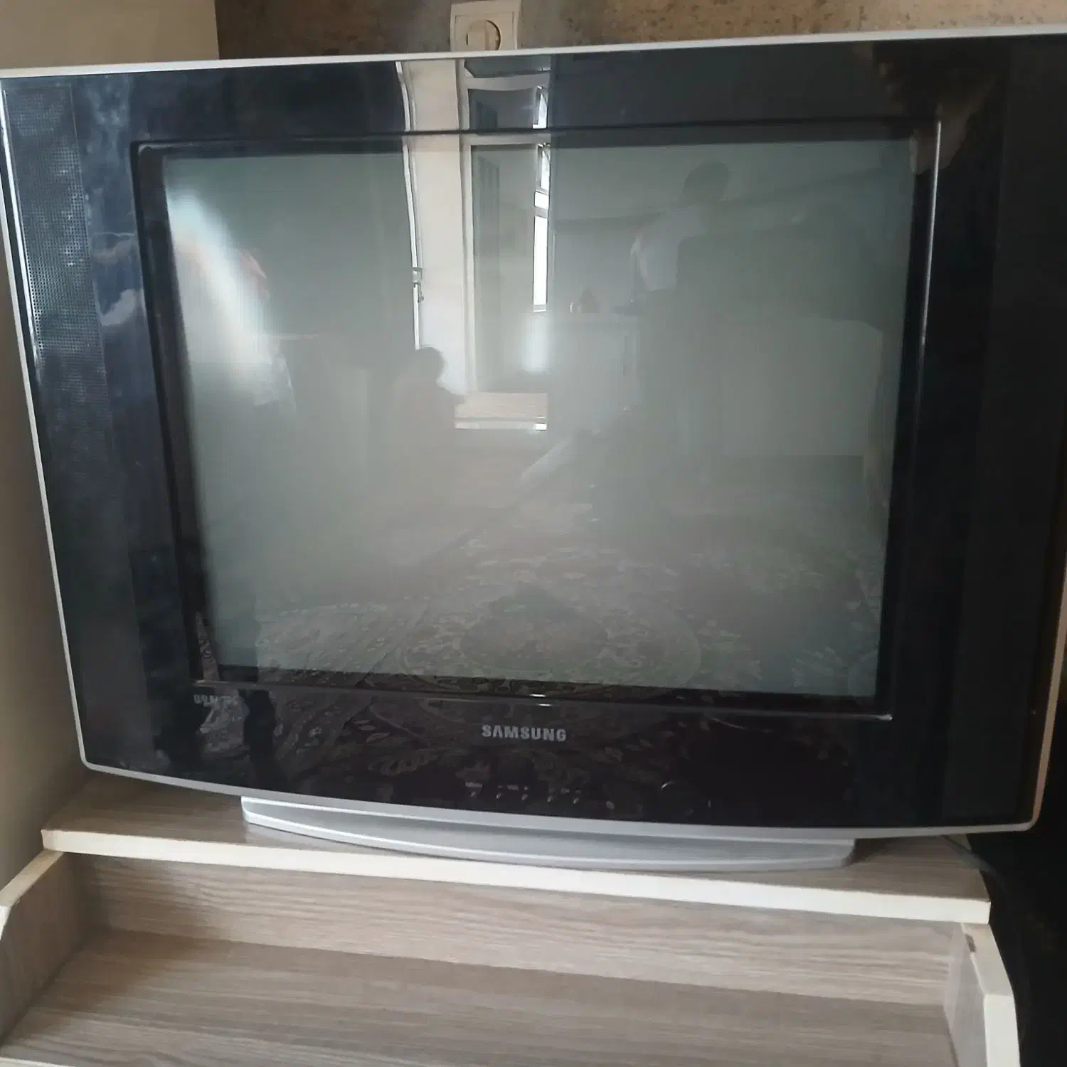 تلوزیون ۲۱ اینچی|تلویزیون و پروژکتور|گنبد کاووس, |دیوار