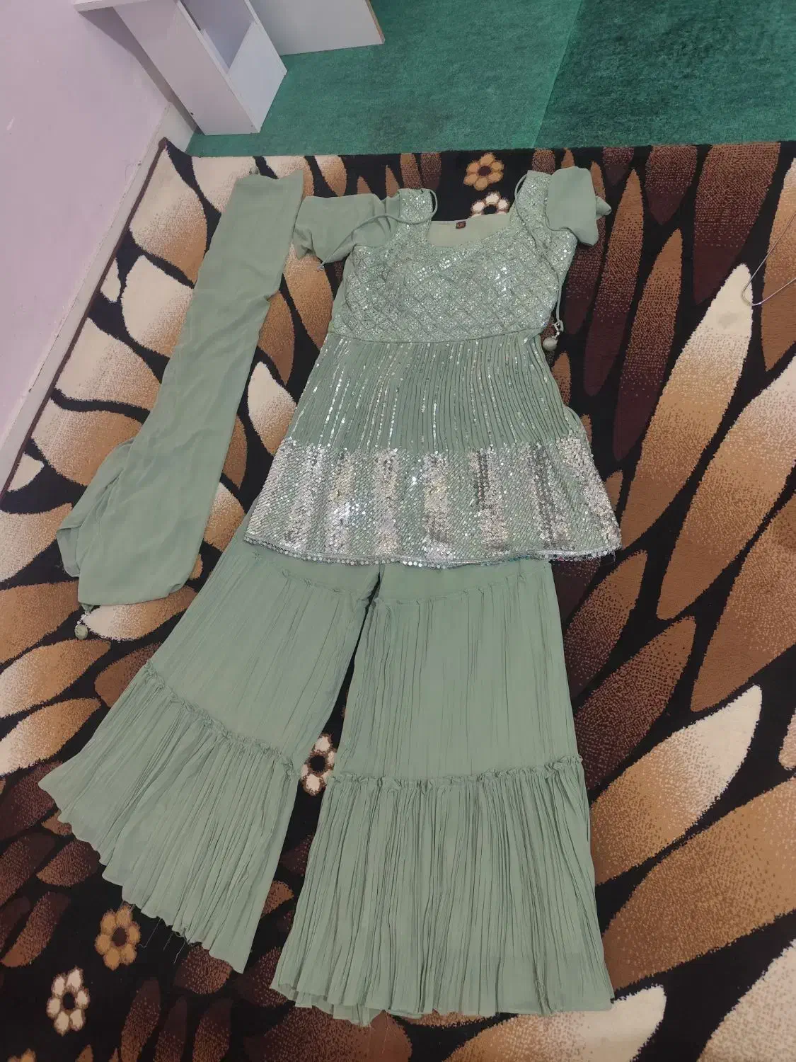 لباس مجلسی|لباس|جیرفت, |دیوار