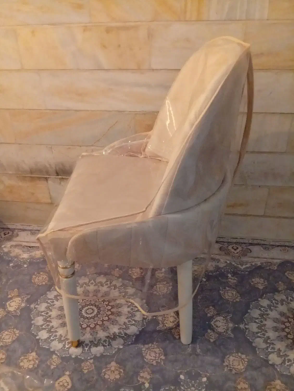 دوخت انواع کاور سلفونی مبل راحتی و سلطنتی|مبلمان خانگی و میز عسلی|اردکان, |دیوار