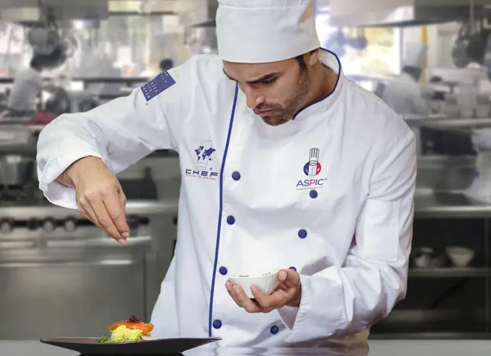 کمک آشپز رستوران (ایرانی)|استخدام خدمات فروشگاه و رستوران|سبزوار, ولیعصر (نجار آباد)|دیوار