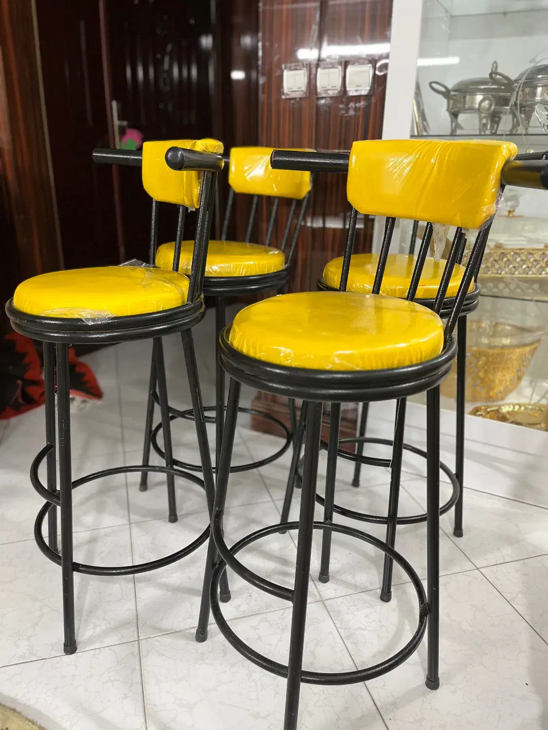 صندلی اپنی|کافی‌شاپ و رستوران|مشهد, زیبا شهر|دیوار