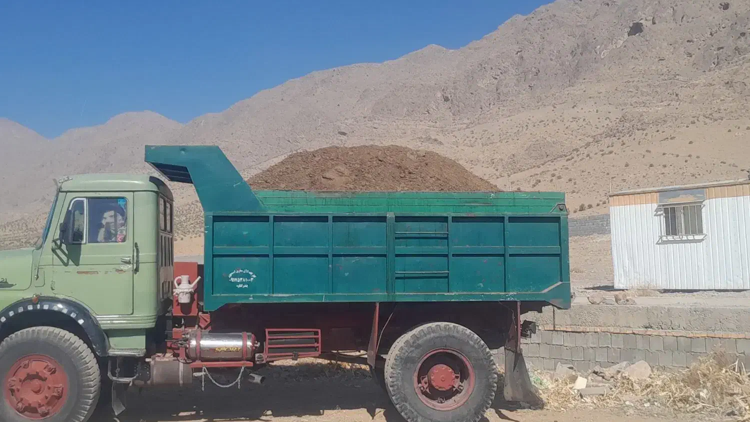 کود گاو و گوسفندی و مرغ با نازلترین قیمت|خدمات باغبانی و درختکاری|شیراز, عادل آباد|دیوار