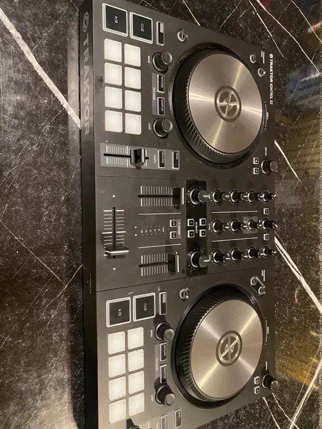 دستگاه دیجی traktor s2|آلات موسیقی|پردیس, فاز ۲|دیوار