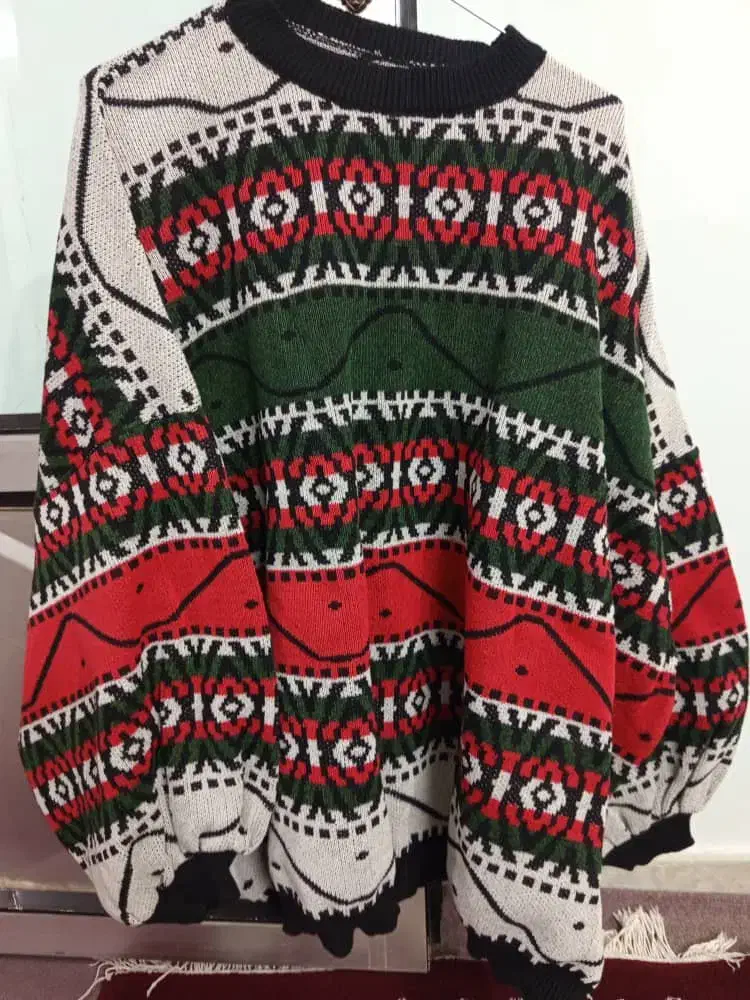 بافت سرخ پوستی|لباس|نجف‌آباد, قلعه سفید|دیوار