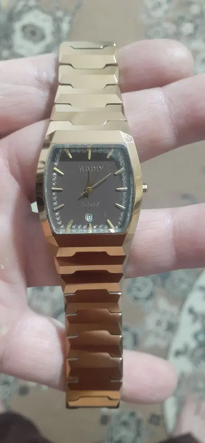 ساعت رادو|ساعت|قم, آذر (نکویی)|دیوار