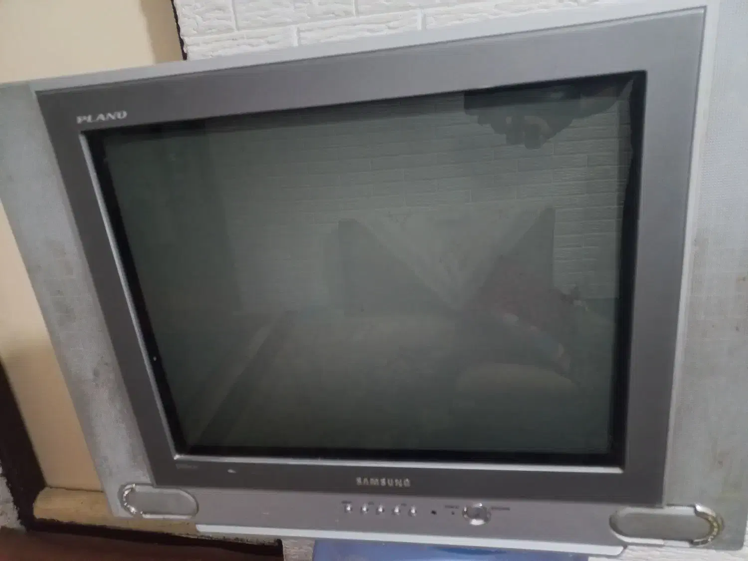 تلویزیون ۲۱ اینچ|تلویزیون و پروژکتور|رباطکریم, شهرک والفجر|دیوار