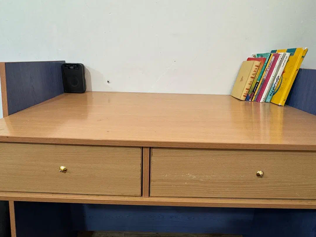 میز تحریر در حد نو|میز تحریر و کامپیوتر|سبزوار, مدرس|دیوار