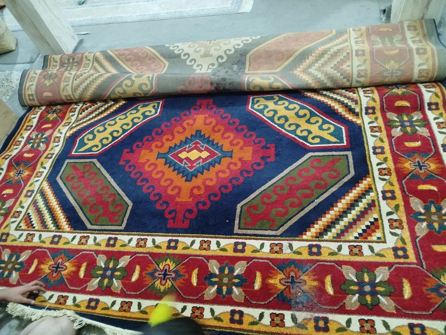 فرش ۱۲ متری|فرش|دوگنبدان, |دیوار