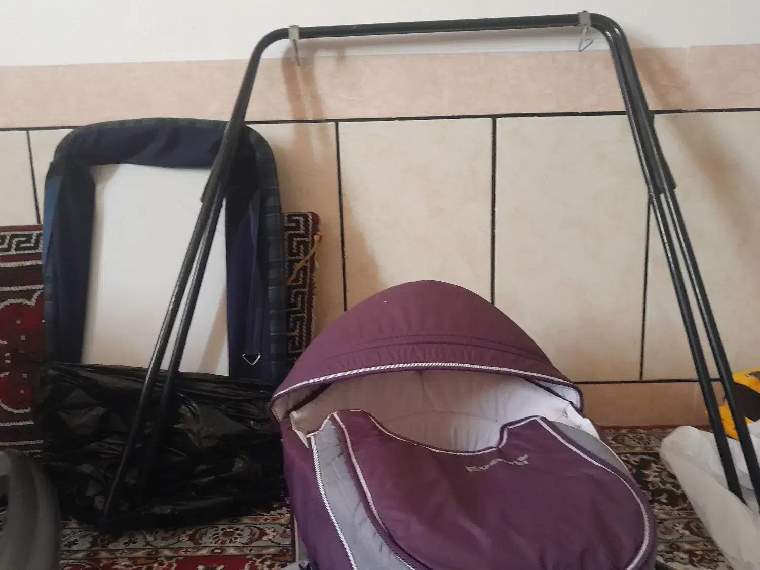 یک عددکریر با ساک خواب وگهواره با رورووک|کالسکه و لوازم جانبی|شهرکرد, |دیوار