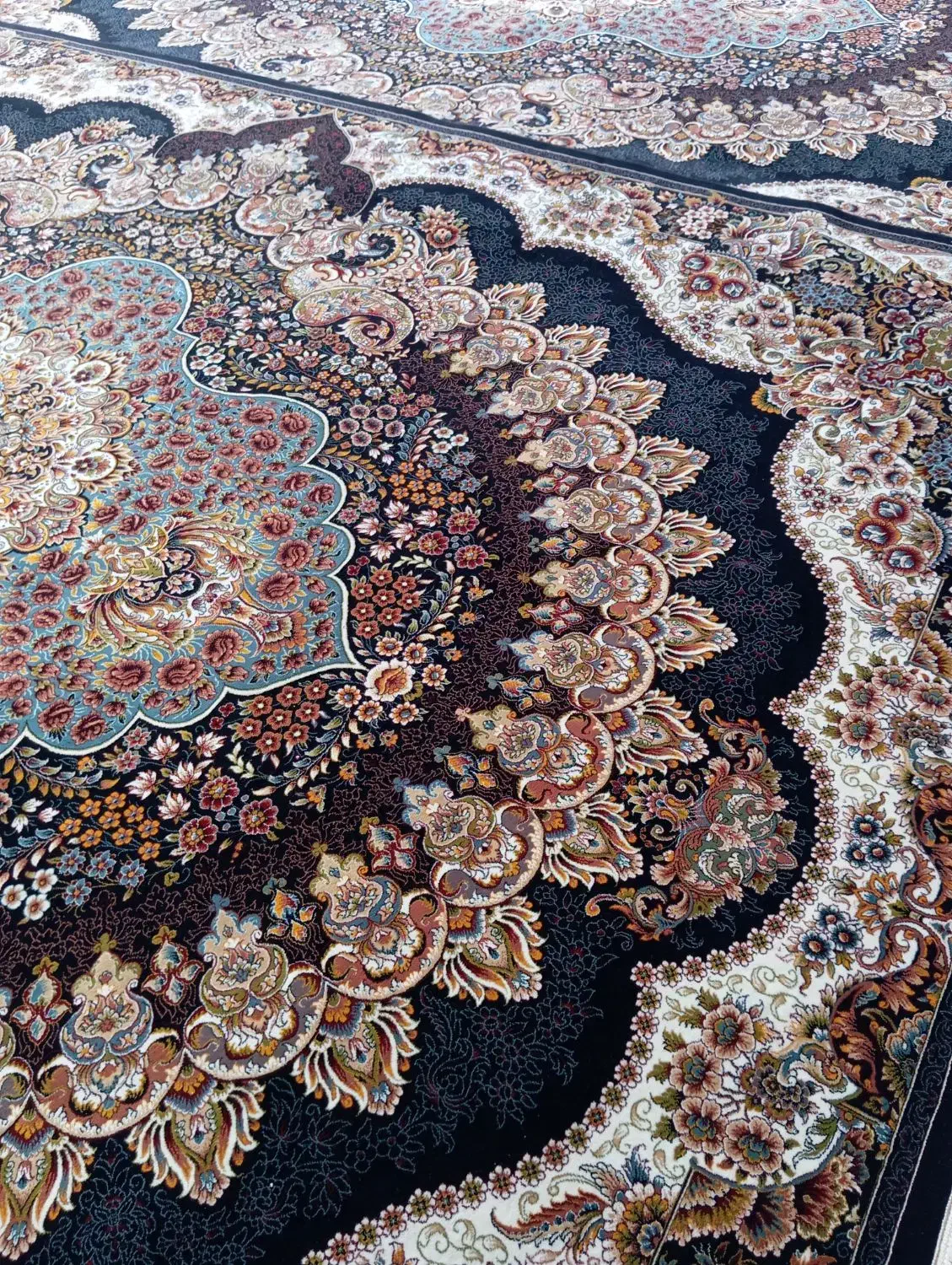 یک عدد فرش نو700|فرش|پارس‌آباد, |دیوار