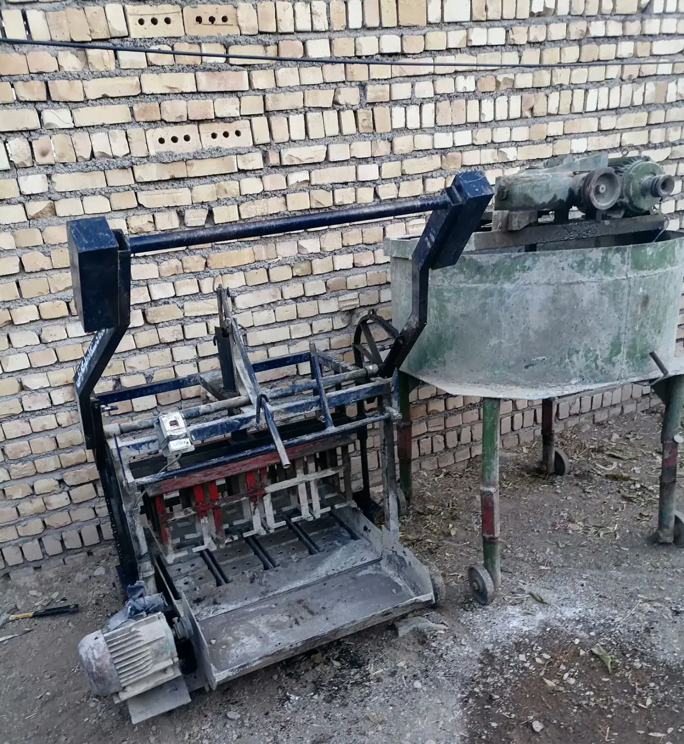 دستگاه بلوکه زنی و میکسر|ماشین‌آلات صنعتی|مشهد, تبادکان|دیوار