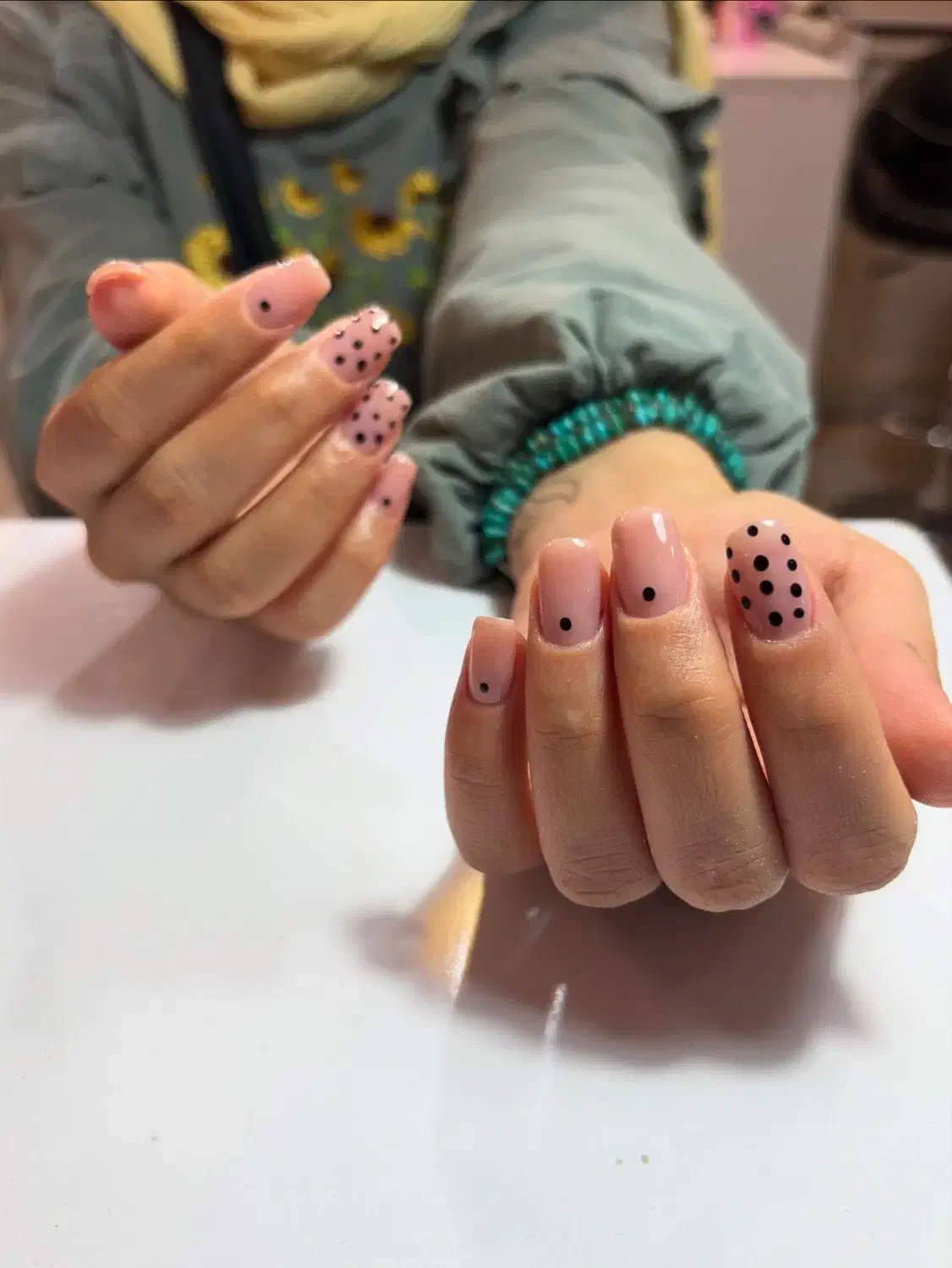 کاشت ناخن باآفرویژه شب یلدا|خدمات آرایشگری و زیبایی|مشهد, هفت تیر (آب و برق)|دیوار