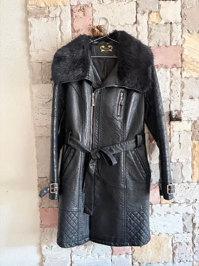 پالتو چرم نوین چرم اصلی سایز ۴۰-۴۲|لباس|اصفهان, جلفا|دیوار