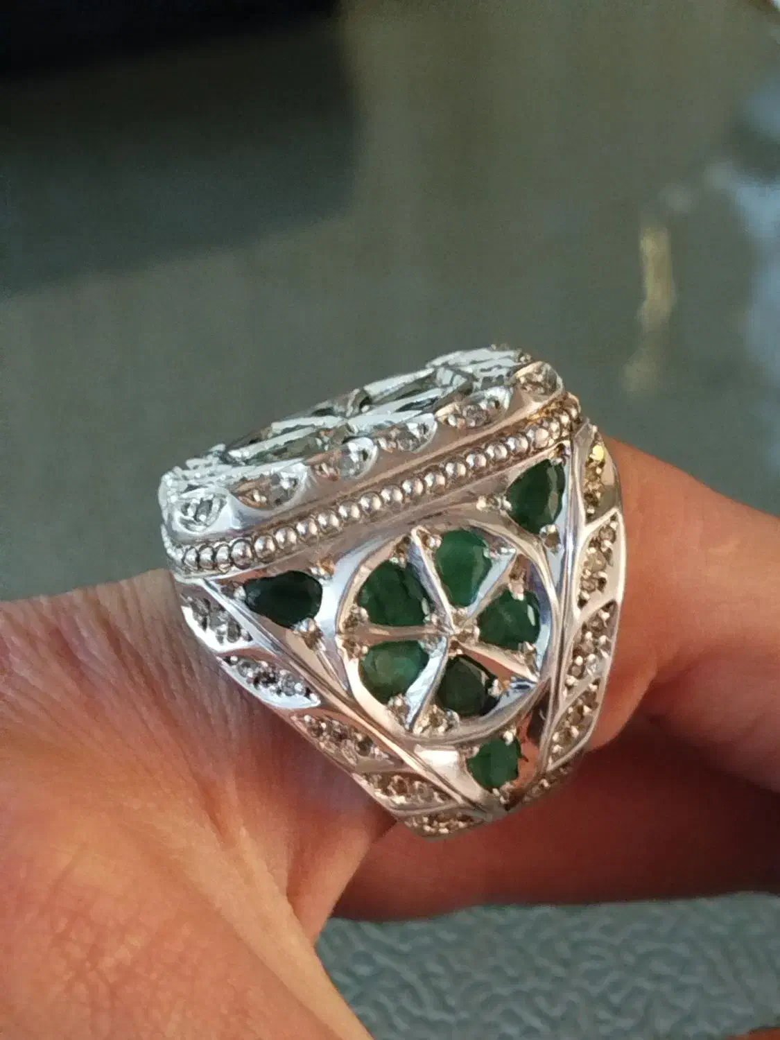 انگشتر نقره کلکسیونی زمرد اصل برلیان اصل( ۸۰ گرم )|جواهرات|تهران, تجریش|دیوار