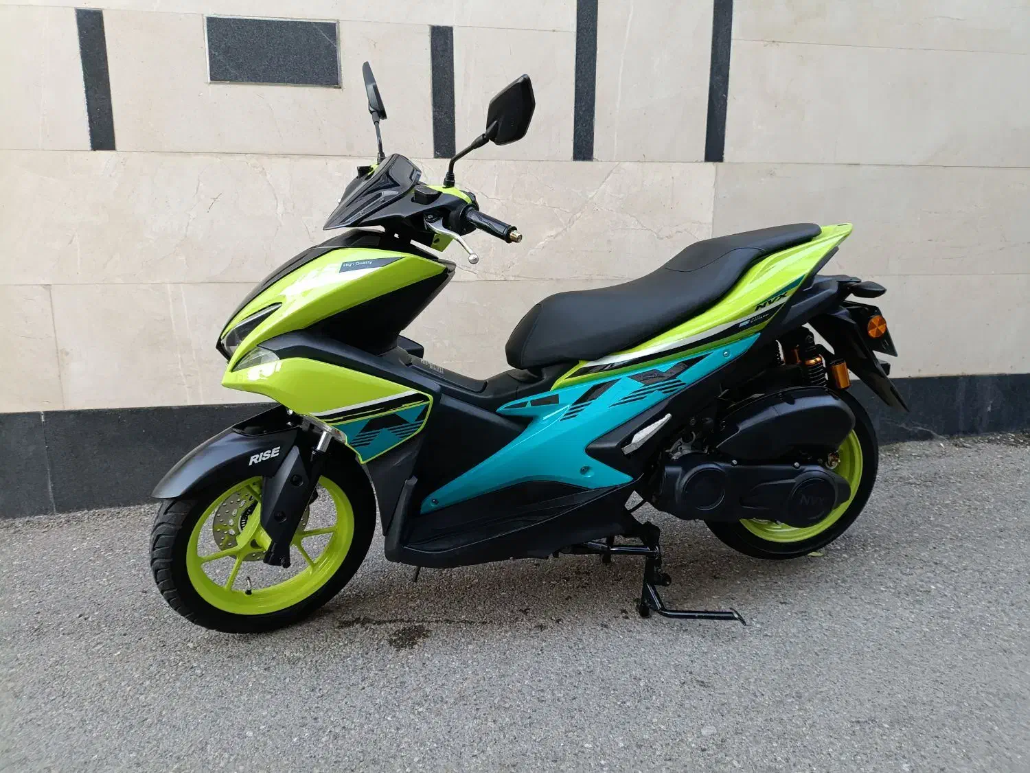 ایروکس NVX155 مدل ۱۴۰۲ رنگ سبز فسفری در حد نو|موتورسیکلت|ساری, |دیوار