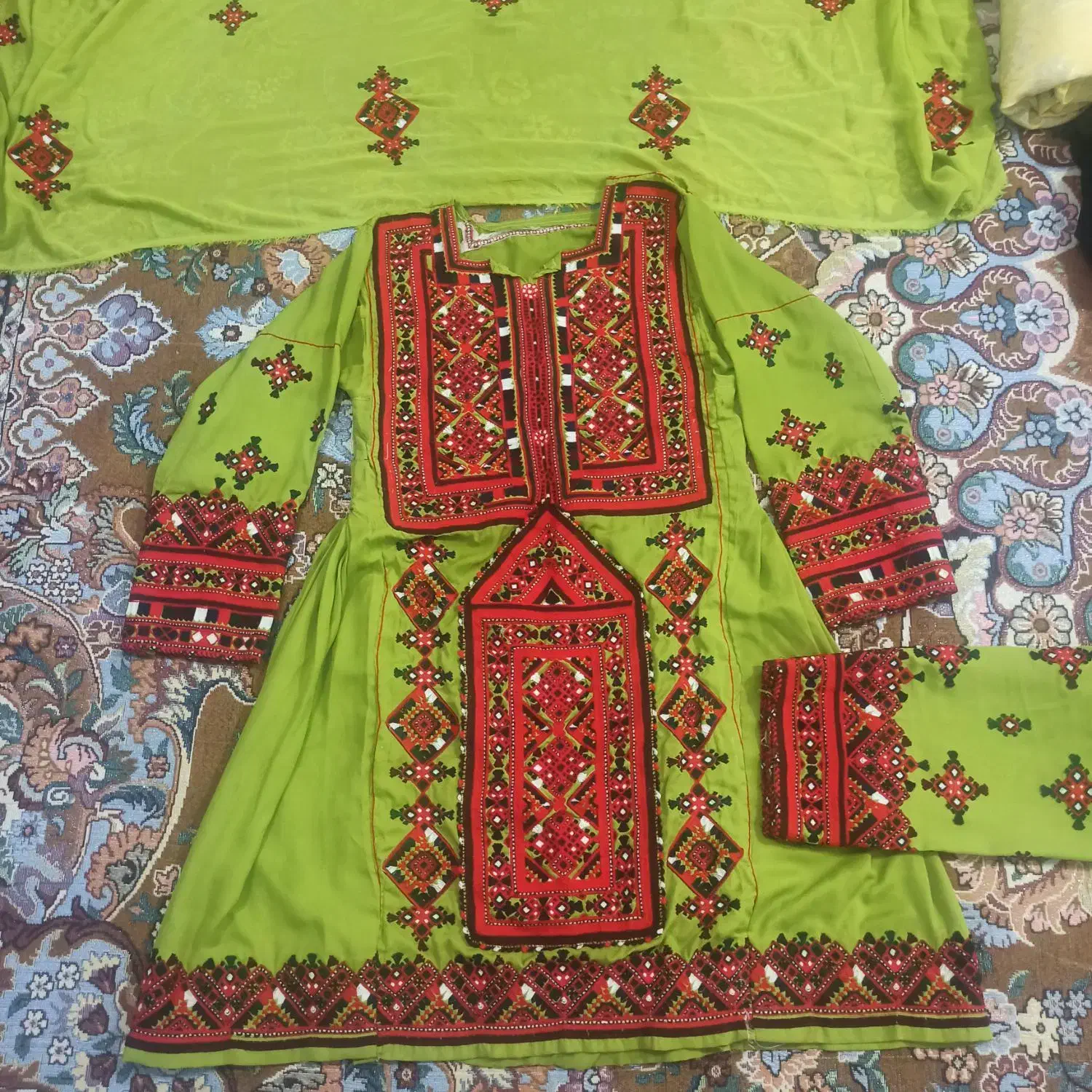 لباس چرخی فروشی|لباس|ایرانشهر, |دیوار