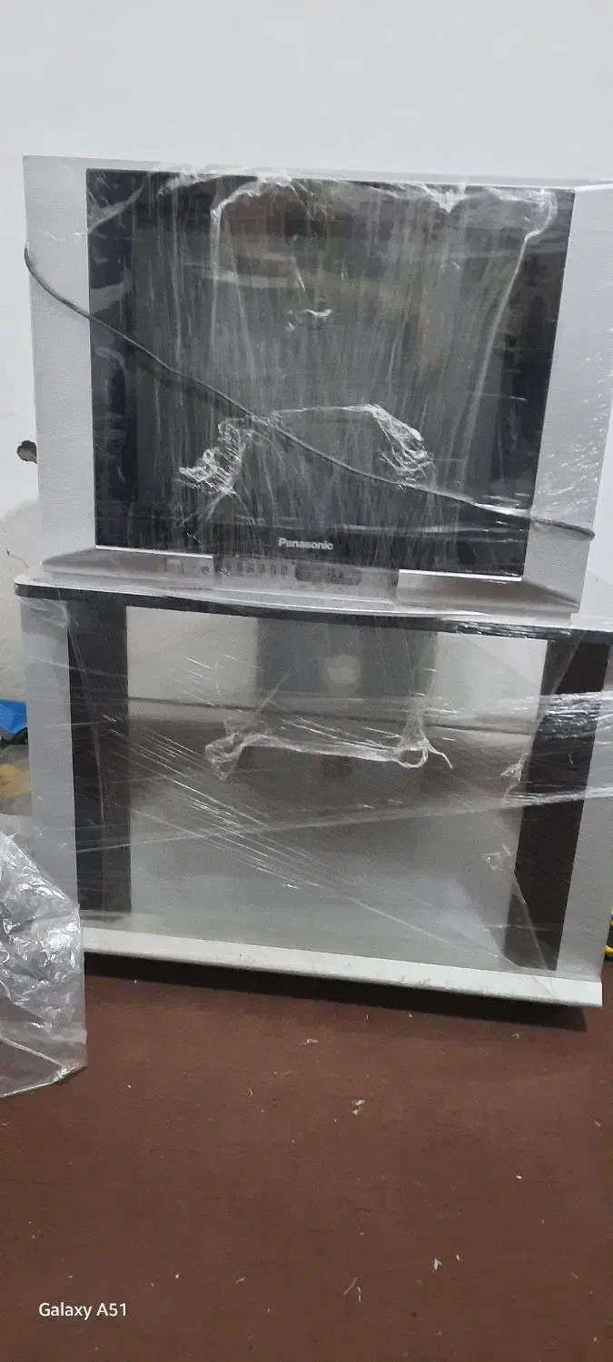 تلویزیون ۲۱ اینچ با میز|تلویزیون و پروژکتور|گرگان, |دیوار