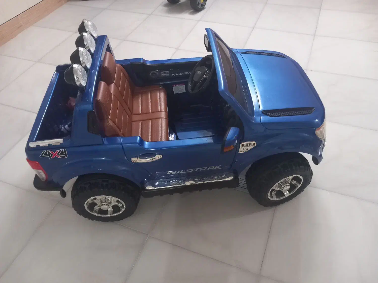 ماشین شارژی درحدنو|اسباب‌بازی بچه|کاشان, فاز ۲ ناجی آباد|دیوار