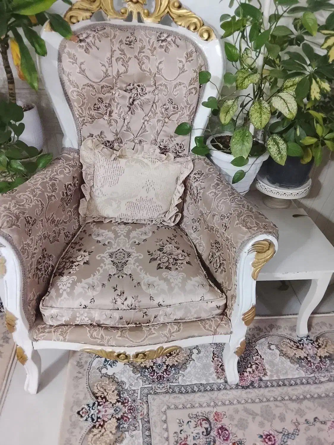 دوعددمبل سالطنتی|مبلمان خانگی و میز عسلی|کلات (خراسان), |دیوار