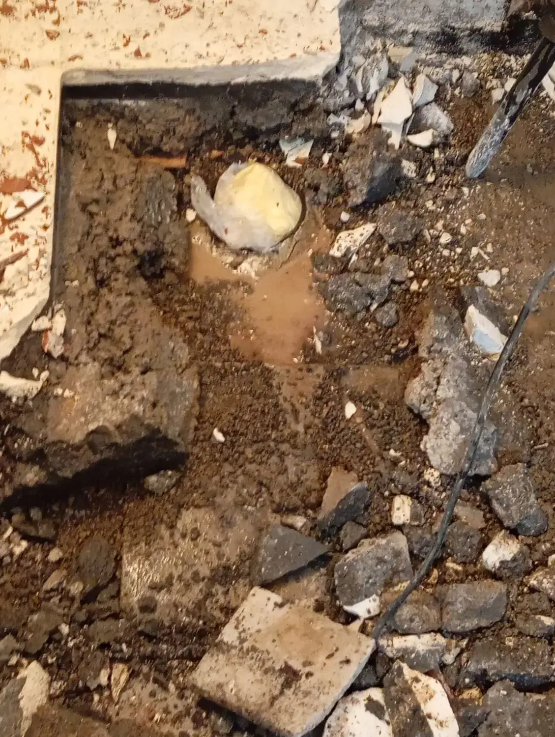 تخریب بازسازی منزل لوله کشی رفع نم و نشتی|خدمات پیشه و مهارت|زنجان, |دیوار