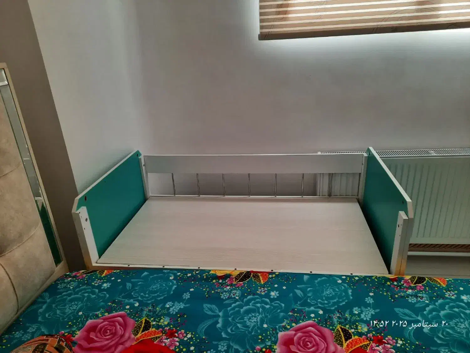 تخت کنار مادر|تخت و صندلی بچه|مبارکه, |دیوار