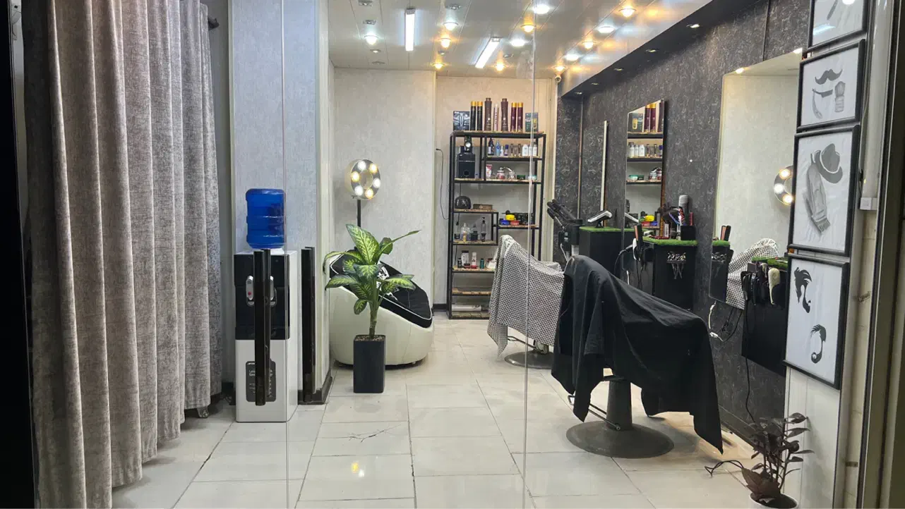 همکار ارایشگر مردانه با سابقه|استخدام درمانی، زیبایی، بهداشتی|بندرعباس, |دیوار