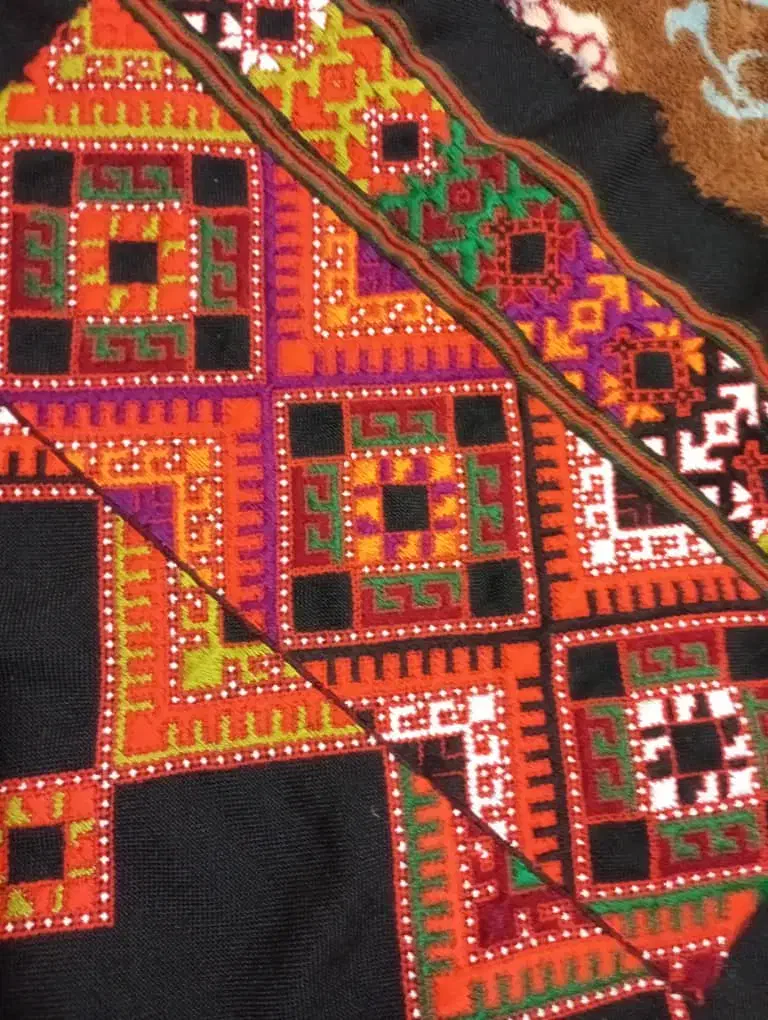 زیاستین قسطی|لباس|خاش, |دیوار