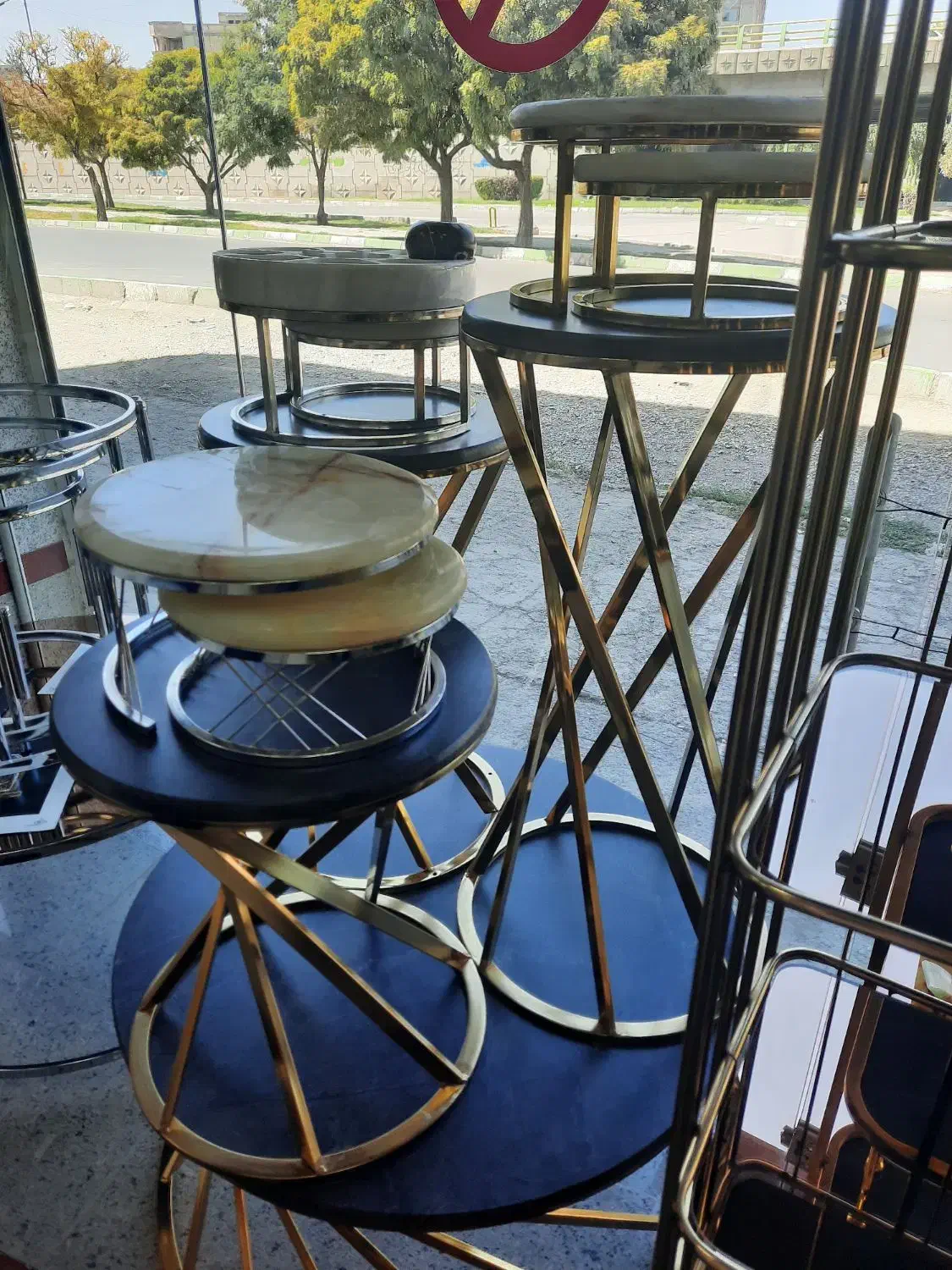 فروش جلومبلی فورتیک 4 تیکه با تخفیف ویژه|مبلمان خانگی و میز عسلی|کرمانشاه, |دیوار