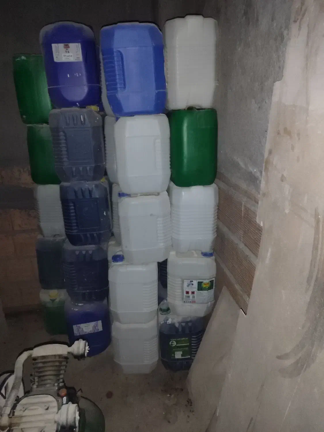 گالن۲۰ لیتری|ظروف نگهدارنده، پلاستیکی، یک‌بارمصرف|بندر ترکمن, |دیوار