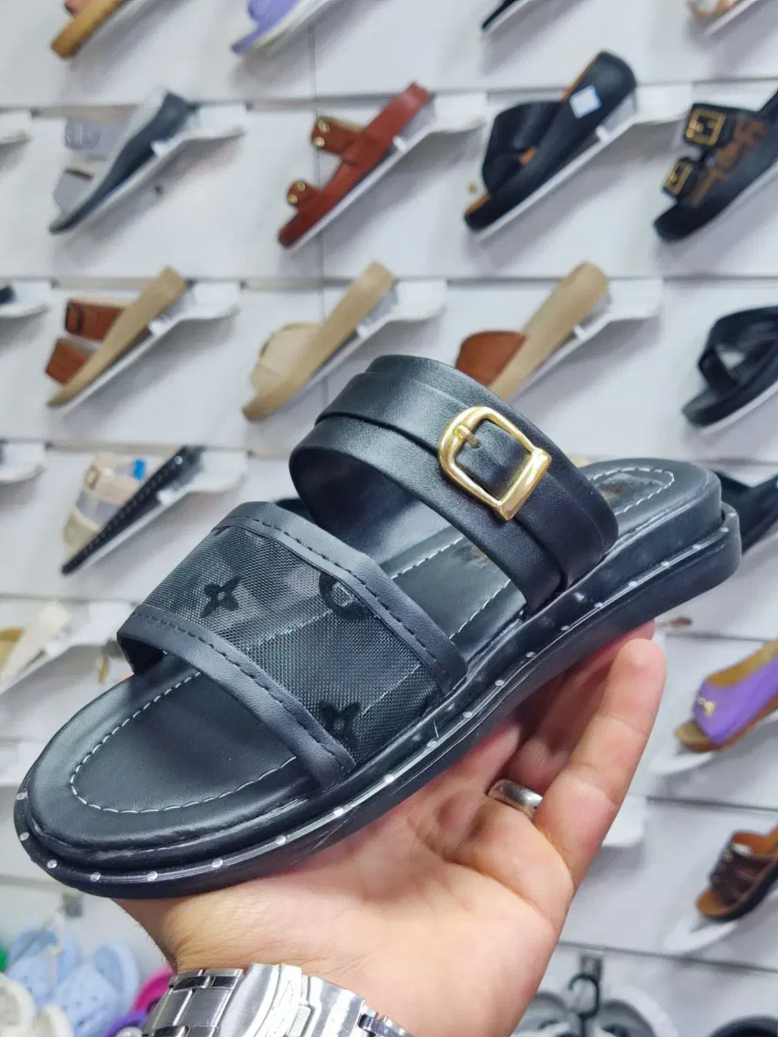 ۳۰۰جفت دمپایی زنانه|کیف، کفش، کمربند|ملکشاهی, |دیوار