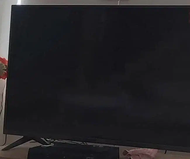 تلویزیون ۴۳ دوو|تلویزیون و پروژکتور|صدرا-فارس, فاز ۱|دیوار