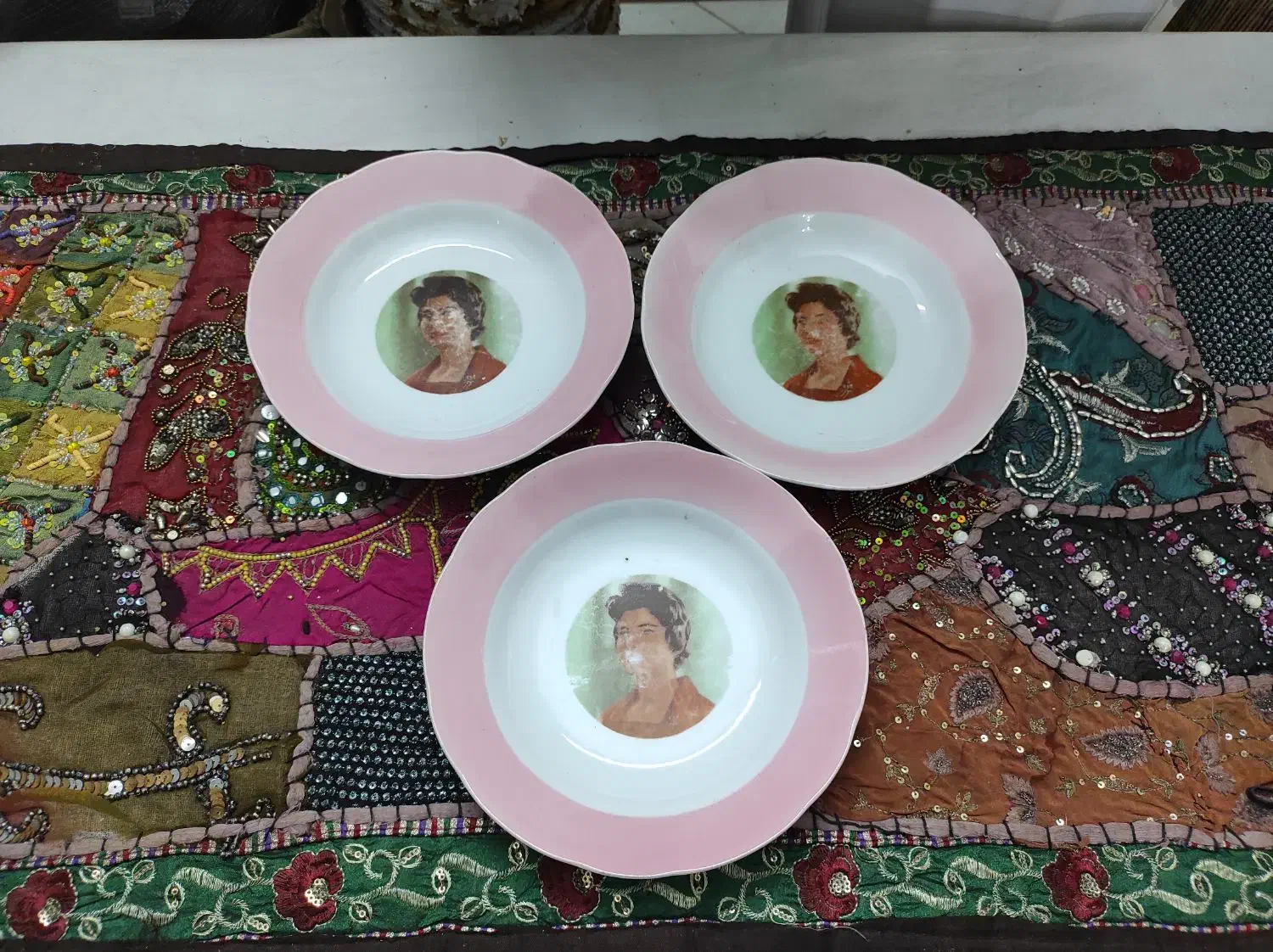 سه عدد دیوار کوب خیلی قدیمی ملکه ثریا|کلکسیون اشیاء عتیقه|ری, حمزه‌آباد|دیوار