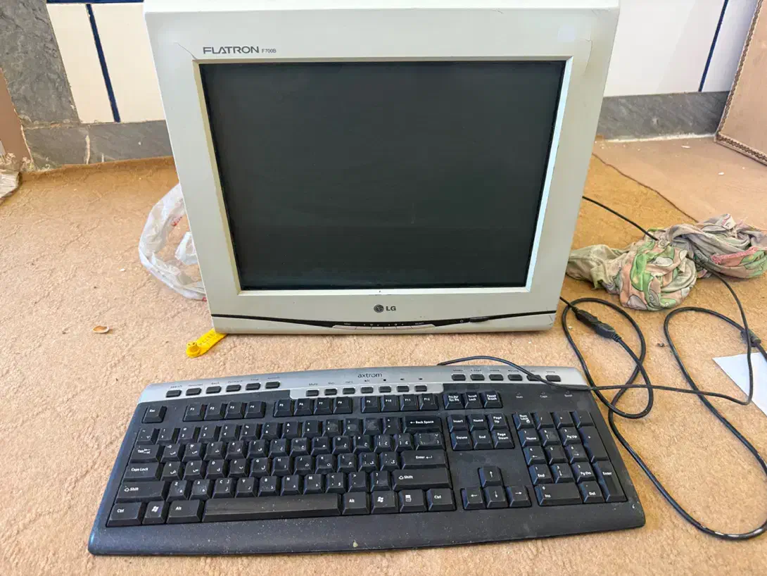 مانیتور و کیبورد سالم|قطعات و لوازم جانبی رایانه|اراک, |دیوار