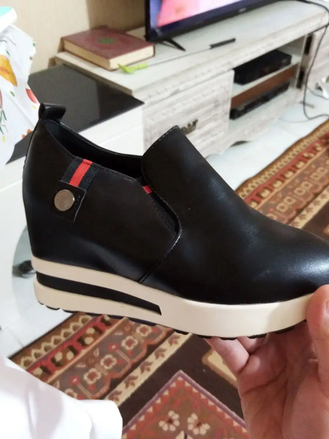 کفش|کیف، کفش، کمربند|شاهین‌شهر, مسکن مهر|دیوار