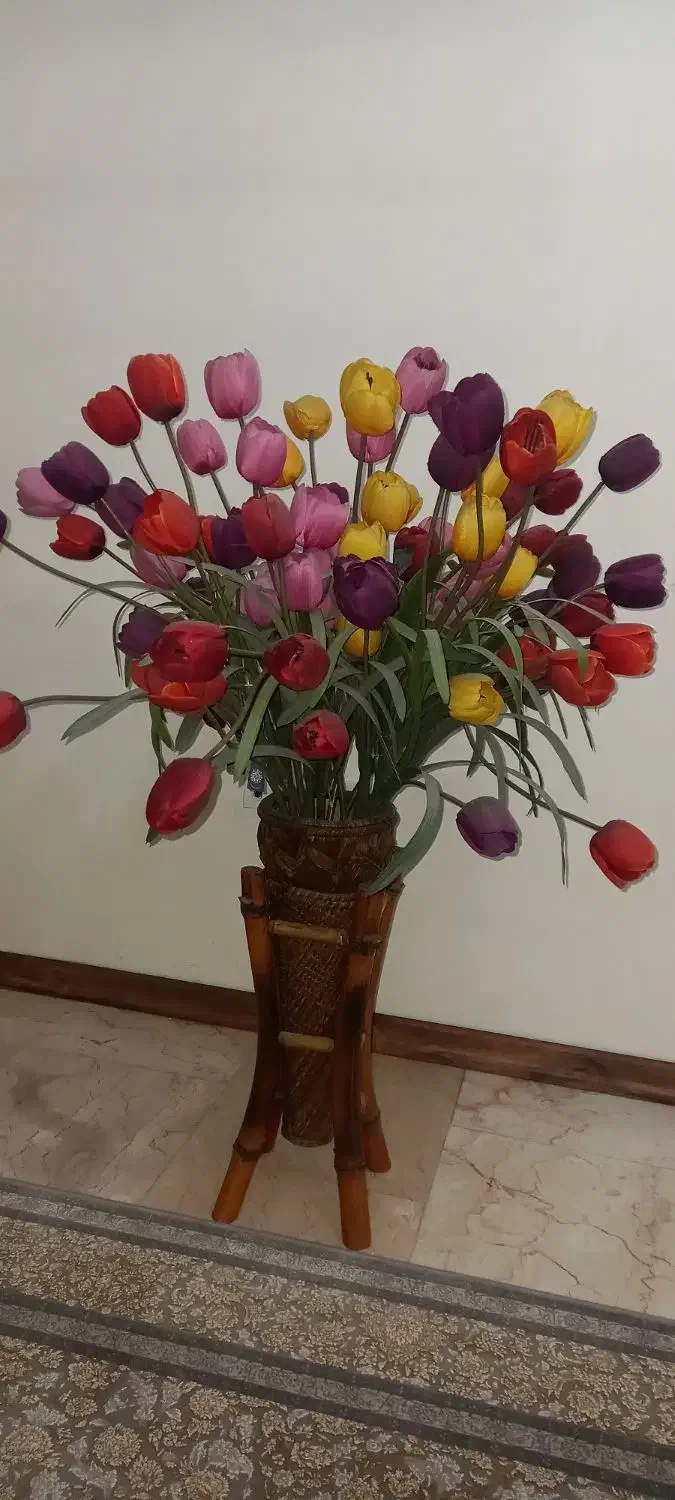 گل لاله و گلدان مصنوعی|گل مصنوعی|تهران, حکیمیه|دیوار