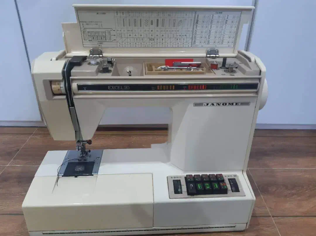 چرخ خیاطی ژانومه و سردوز|چرخ خیاطی و ریسندگی|شوشتر, |دیوار