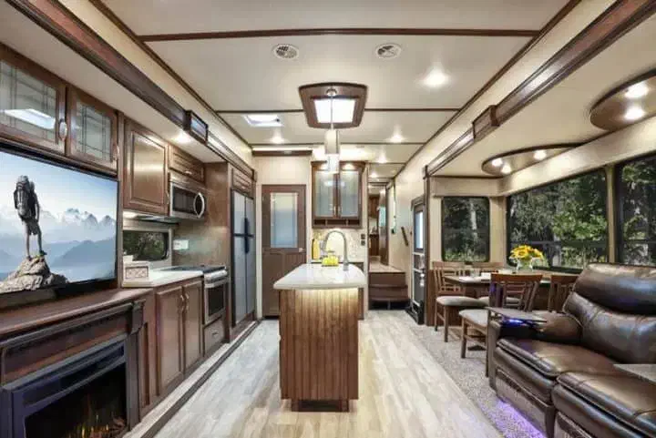 فرصت انحصاری سرمایه گذاری در صنعت کاروان و کمپر|مشارکت در ساخت املاک|آفتاب, |دیوار