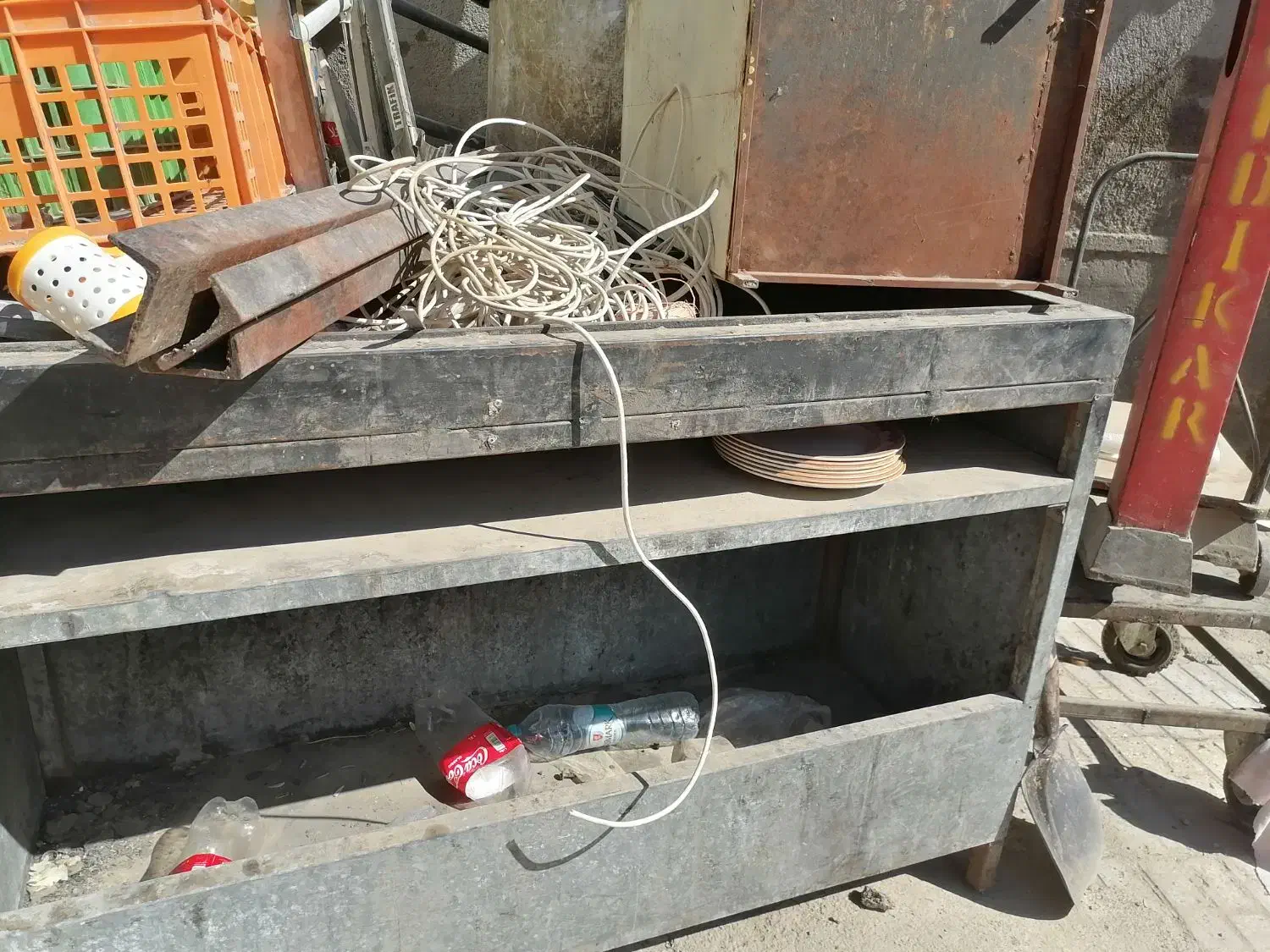 مقداری لوازم آشپزخانه به فوروش میرسد|کافیشاپ و رستوران|تربتحیدریه, اندیشه|دیوار