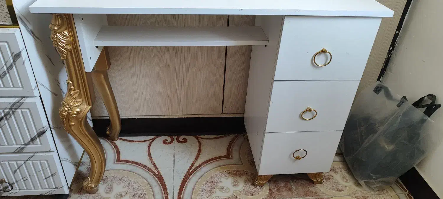 میز ناخن|آرایشگاه و سالنهای زیبایی|رباطکریم, مسکن مهر آبشناسان|دیوار