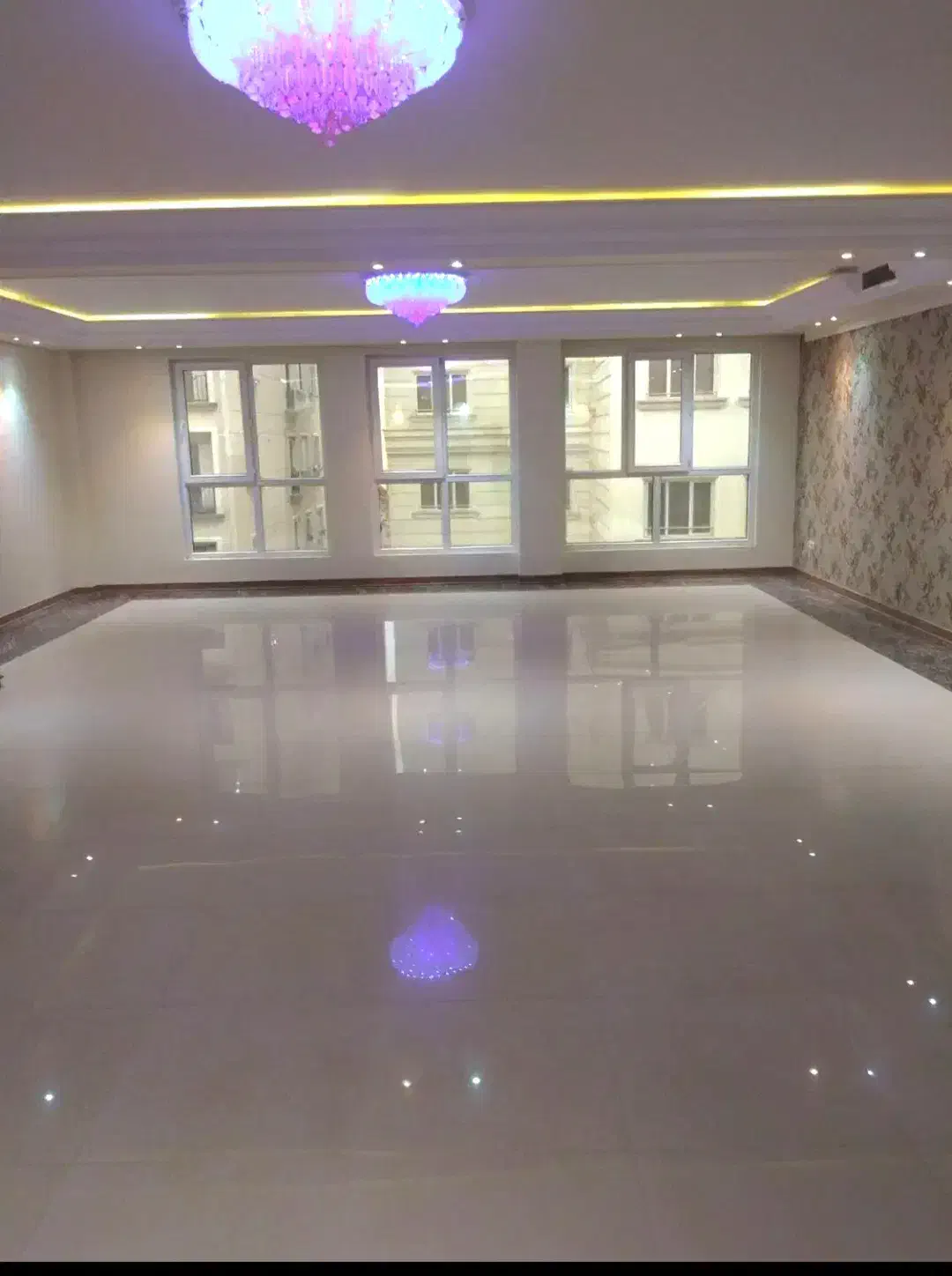 140متر سالن پرده رو به آفتاب تخلیه *