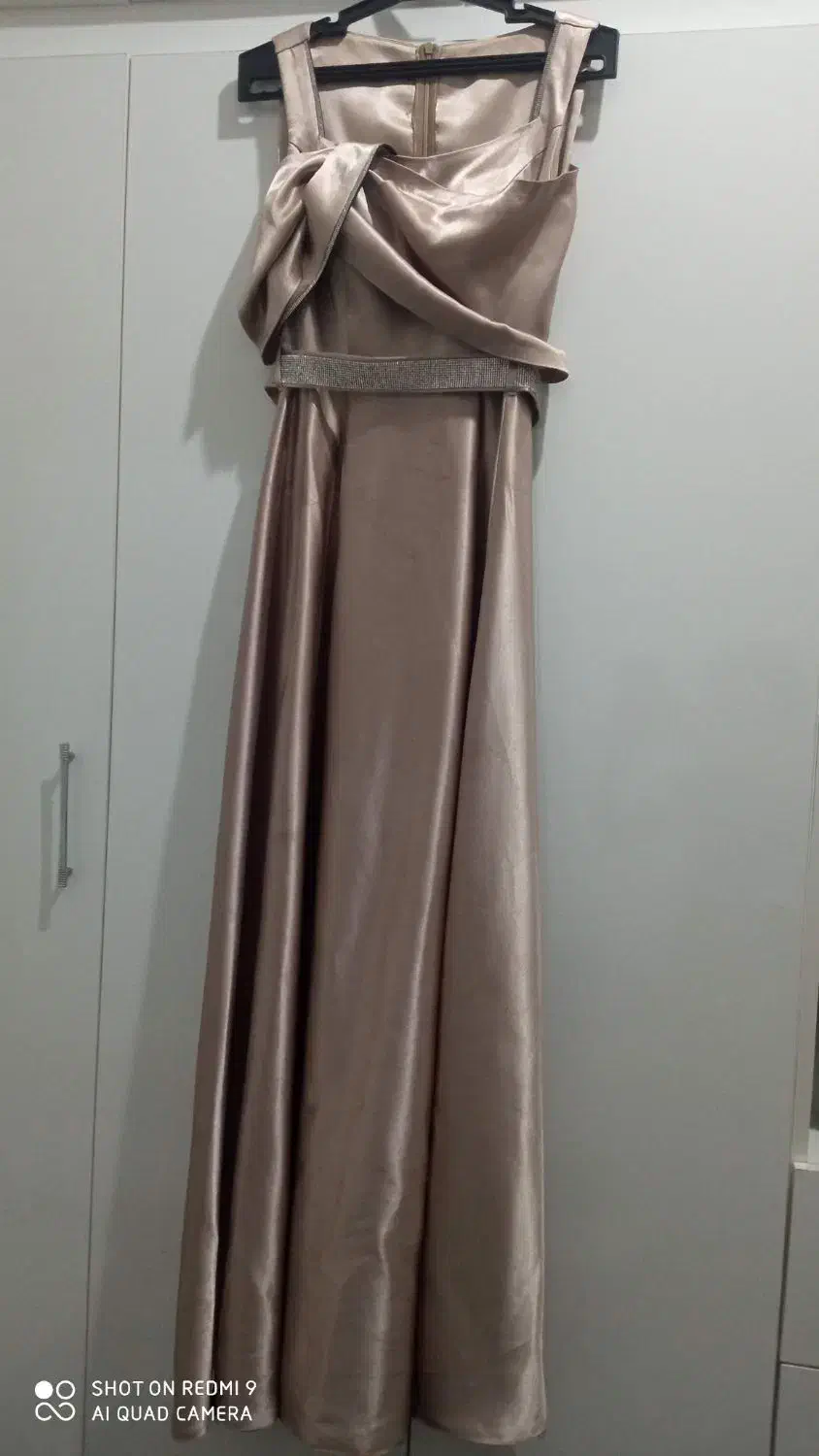 لباس مجلسی|لباس|نیشابور, خط کاشمر|دیوار