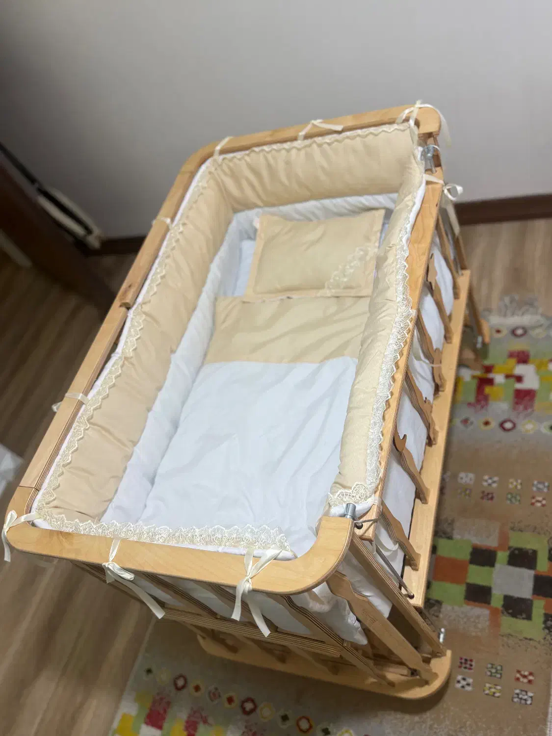 تخت  گهواره کنار مادری|تخت و صندلی بچه|لاهیجان, رجایی|دیوار