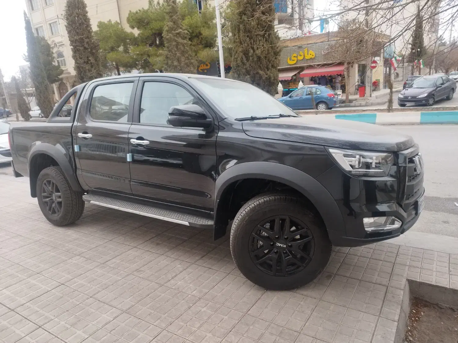 کی ام سی T8 صفر مشکی ۴۰۲ سند آزاد|خودرو سواری و وانت|کرمان, |دیوار