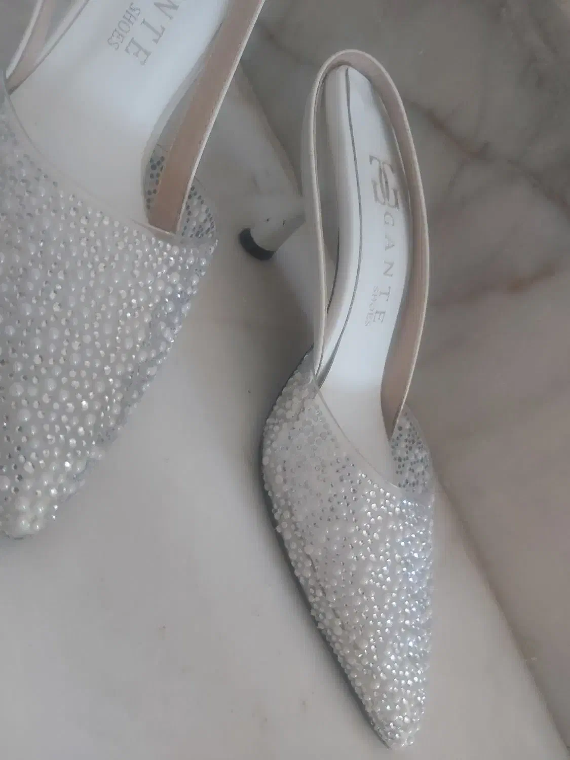 کفش نو|کیف، کفش، کمربند|جهرم, |دیوار